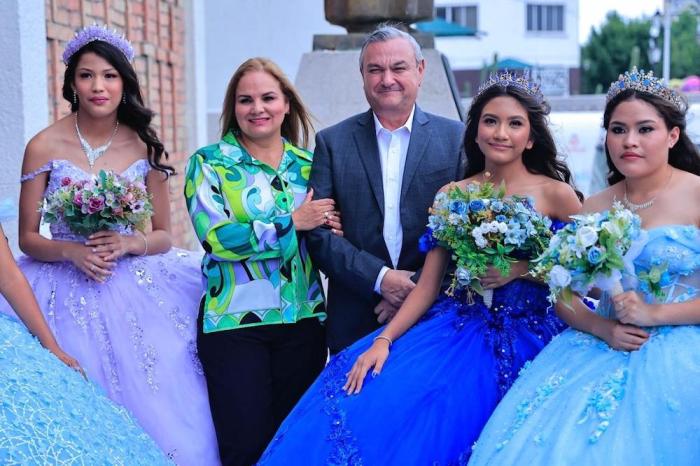 Jóvenes guadalupenses celebran sus XV años a lo Grande