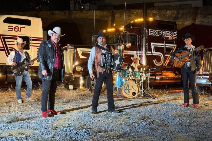 4 De a Caballo estrena el álbum 