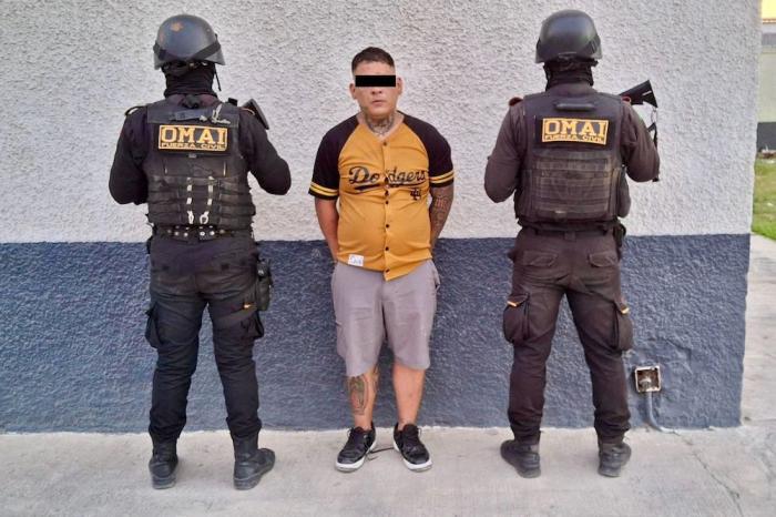 Arrestan a hombre con más de 500 dosis de narcóticos