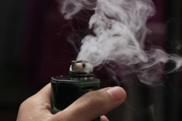 Vapeadores, más peligrosos que el cigarro tradicional