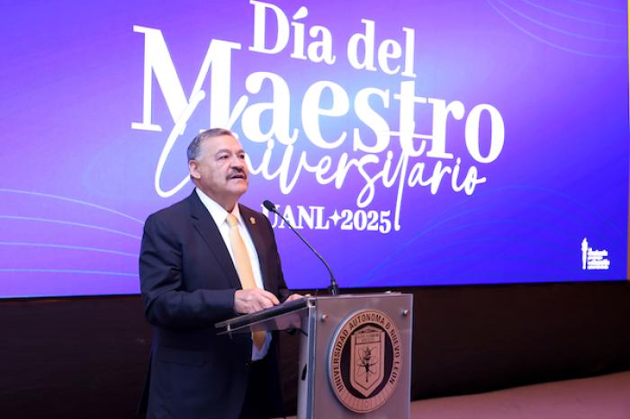 Reconoce UANL a docentes con una trayectoria 
