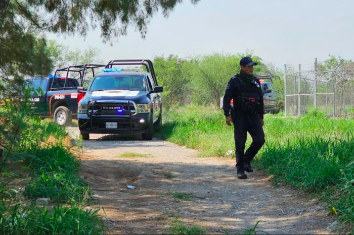 Encuentran cuerpo en terreno baldío en Juár