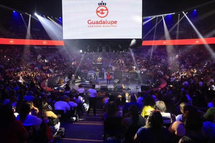 Arman festejo en Grande para maestros de Guad