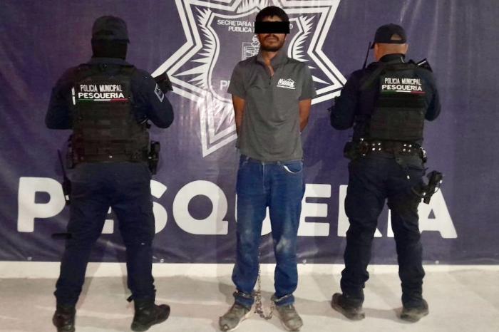Detienen a persona por robo a negocio con vio