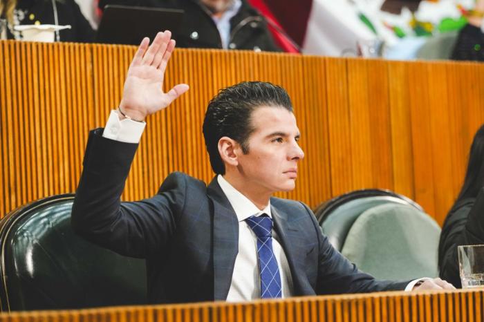 Reconoce Mike Flores liderazgo de NL en infra