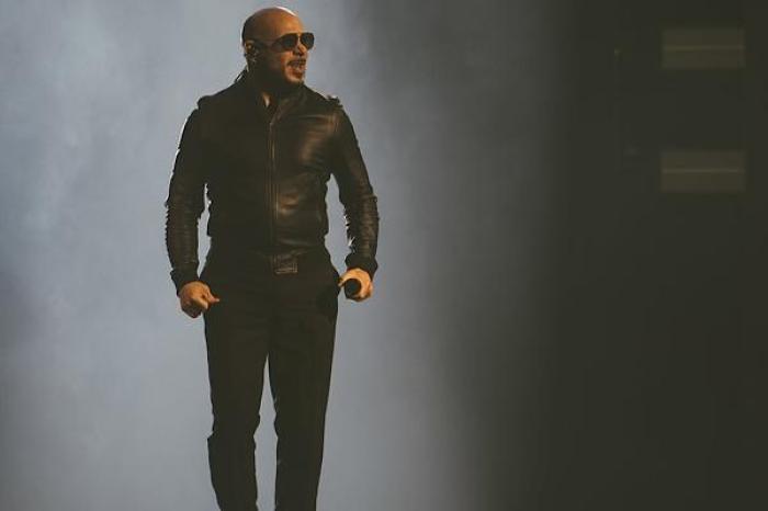 Pitbull anuncia la construcción de una escue
