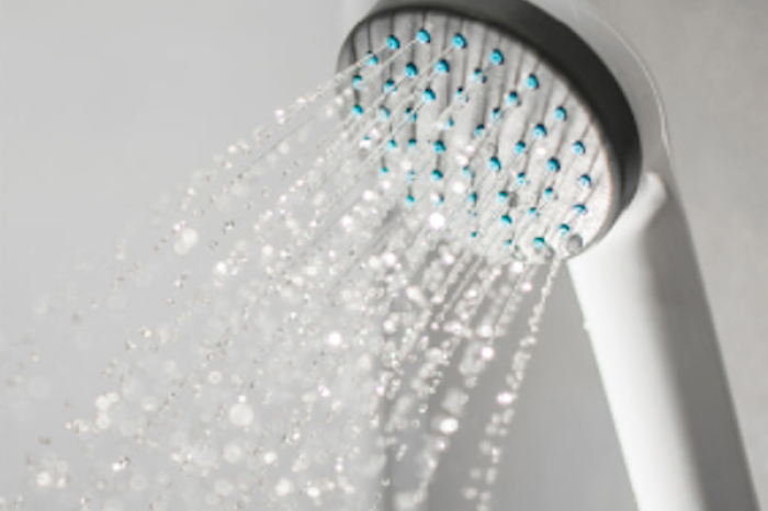 Duchas frías: entre el bienestar y el riesgo