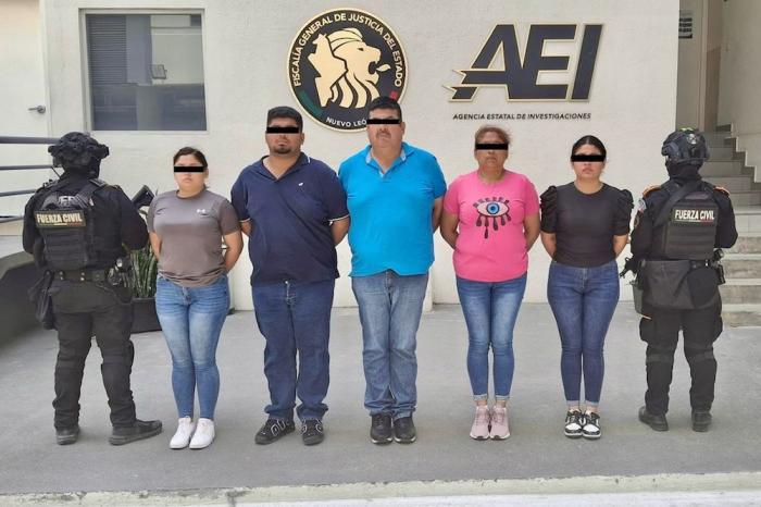 Arrestan a cinco personas con drogas y dinero