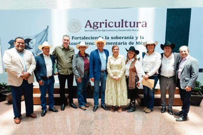 Recibe Julio Berdegué, secretario de agricul