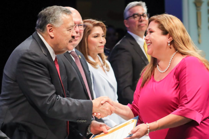 Reconoce Universidad trayectoria de más de 500 trabajadores