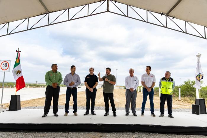 Inaugura Samuel García conexión de la Carre