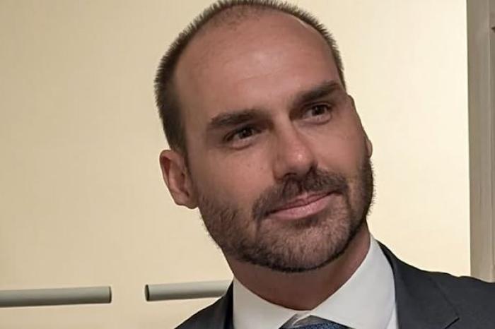 Fiscalía de Brasil pide investigar a Eduardo