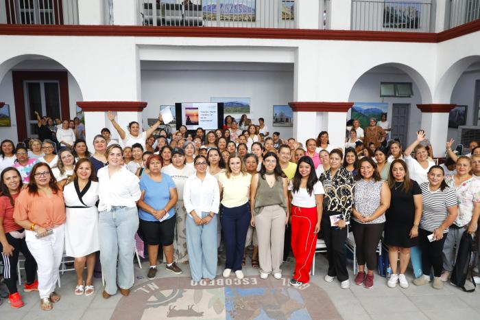 Brinda Escobedo a mujeres herramientas de aut