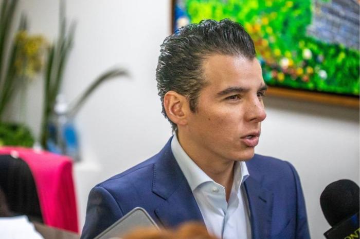 Mike Flores llama a aprobar iniciativas en ma