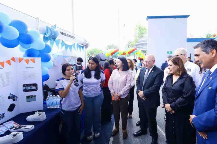 Exhiben en muestra habilidades STEM de alumnos de preparatoria