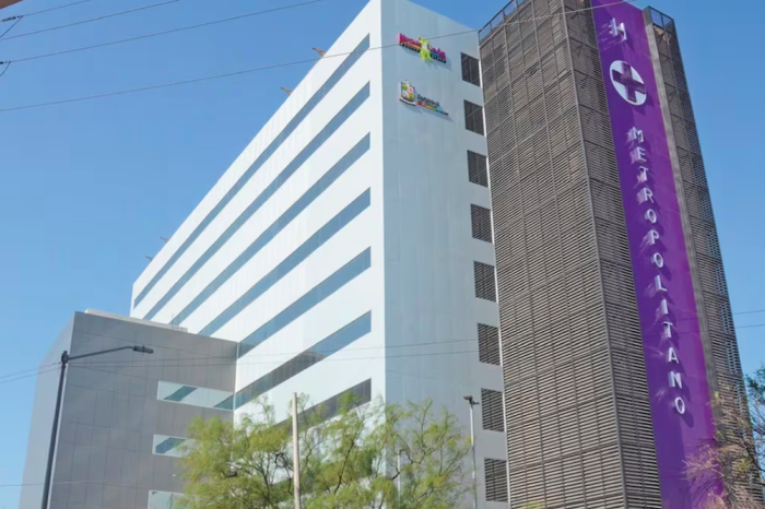 Celebran 40 años de Hospital Metropolitano