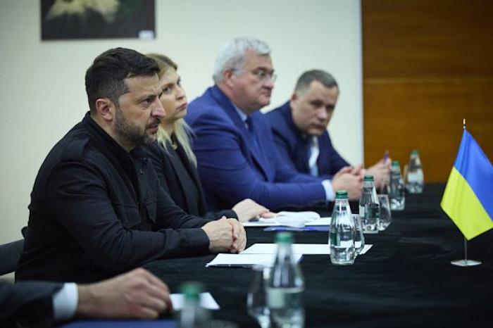 Ucrania desconfía de la reunión en Estambul