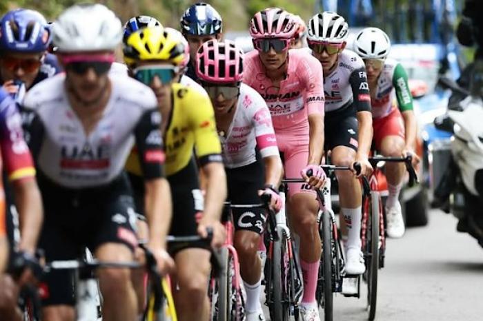 Isaac del Toro pierde la maglia rosa en el Gi