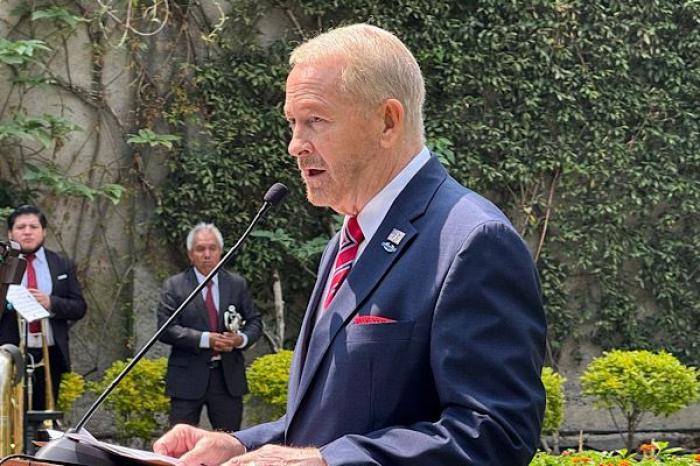 Ronald Johnson reafirma compromiso con Méxic
