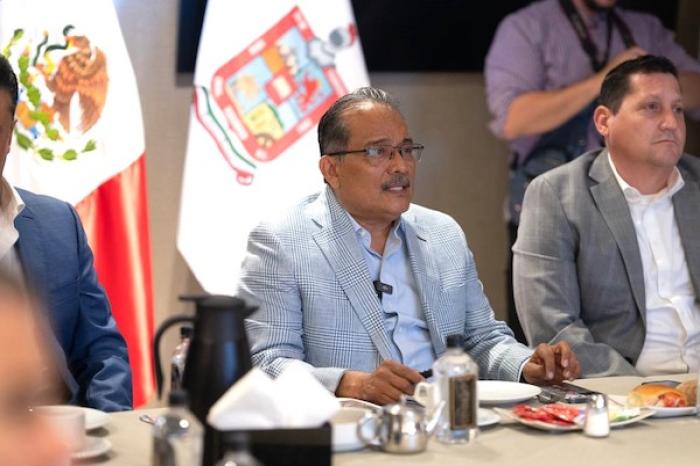 Destaca Mijes ante notarios y empresarios el potencial económico de Escobedo 