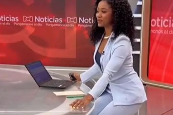 Presentadora se queda sin silla en plena transmisión en vivo y su reacción sorprende a todos