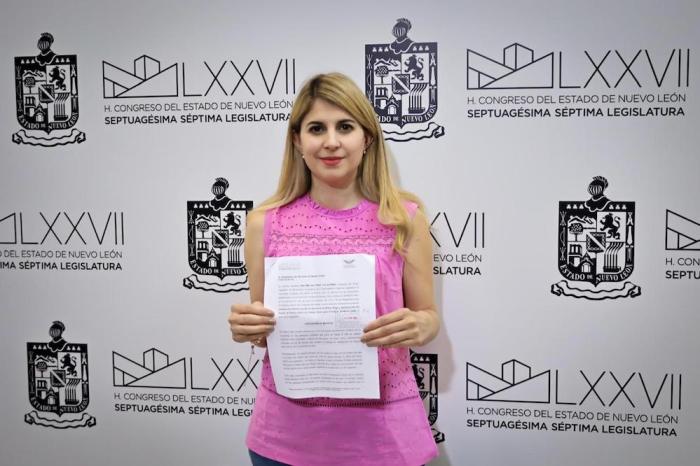Proponen castigar abandono de menores en veh