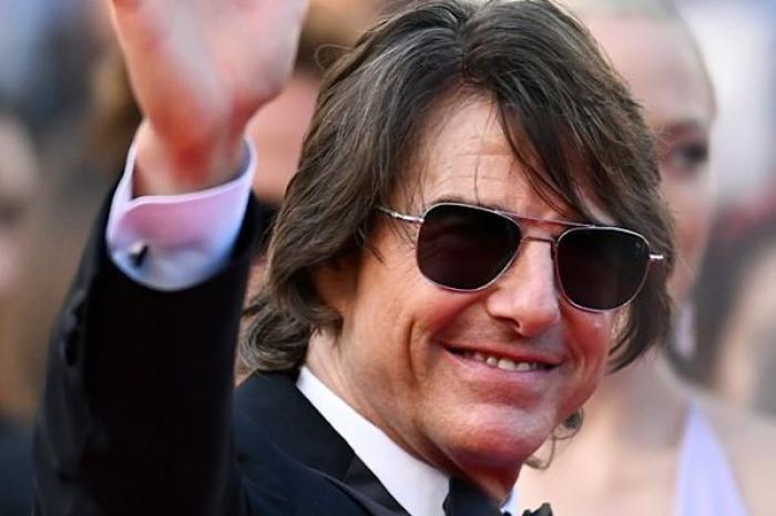 Tom Cruise desafía el peligro con una acroba