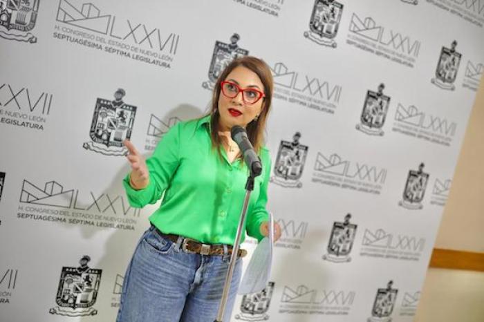 Busca Armida Serrato prohibir plásticos de u