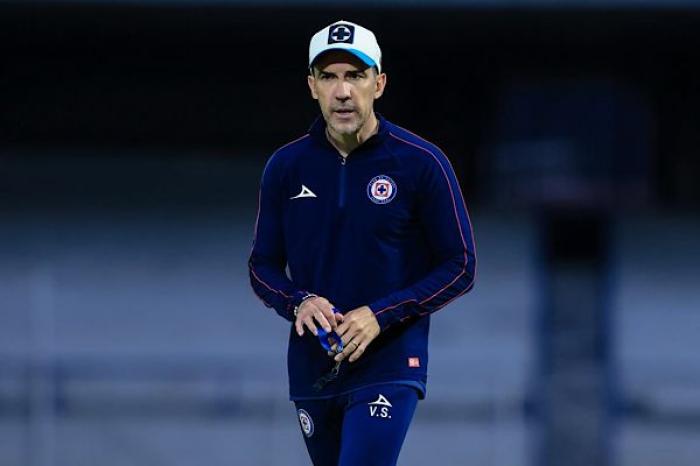 Cruz Azul confirma la salida de Vicente Sánc