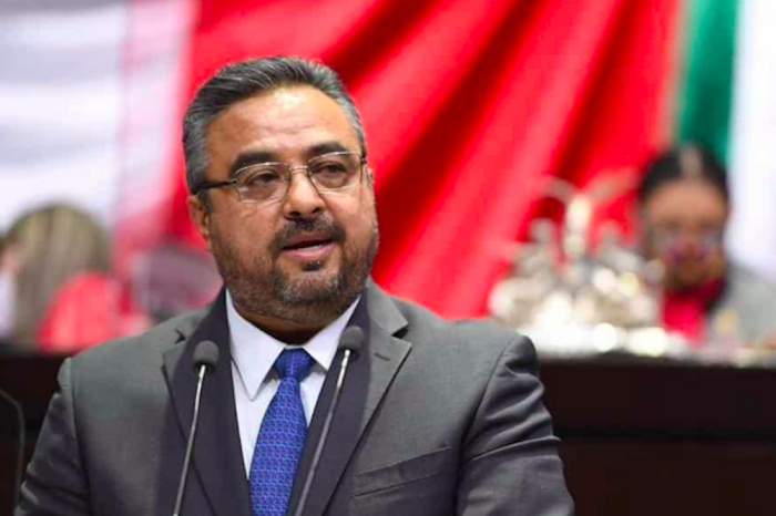 Exige Víctor Pérez mejorar la seguridad en las carreteras
