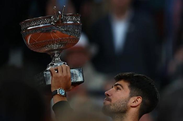 Carlos Alcaraz conquista Roland Garros en una