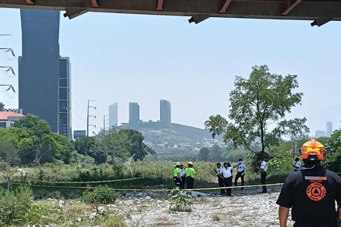 Mujer muere tras lanzarse del puente atirantado en San Pedro