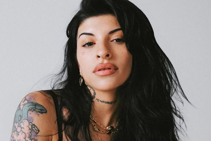  Cazzu revela su pasado con Bad Bunny  