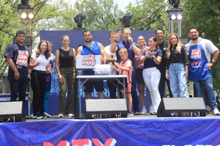 Festeja Monterrey a los padres con evento 
