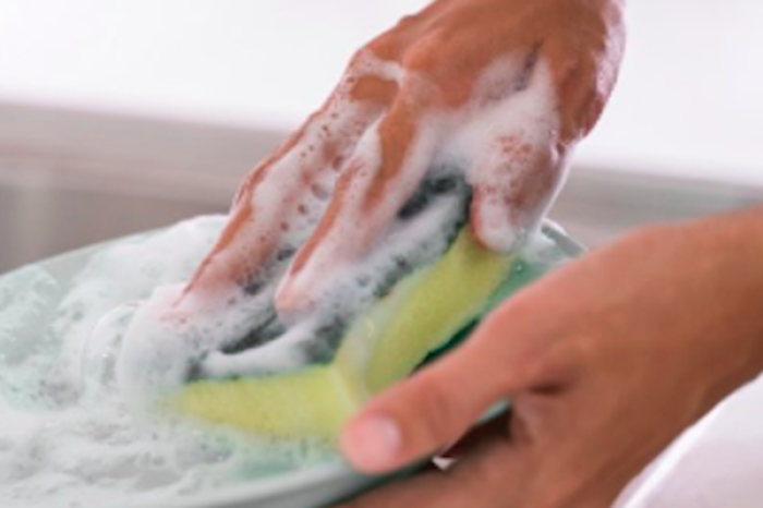 ¿Mito o advertencia? La inquietante leyenda de los “espíritus hambrientos” y los trastes sucios