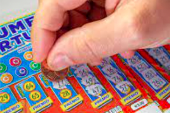 Jugador gana $2 millones en Powerball tras quedar a un número del premio mayor