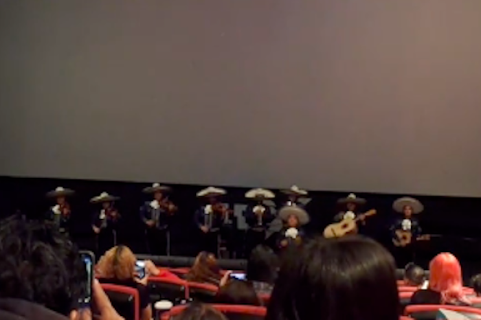 Mariachi sorprende en sala de cine tras función de “Demon Slayer” 