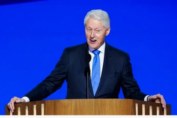 Bill Clinton niega ante el Congreso conocer los crímenes de Epstein