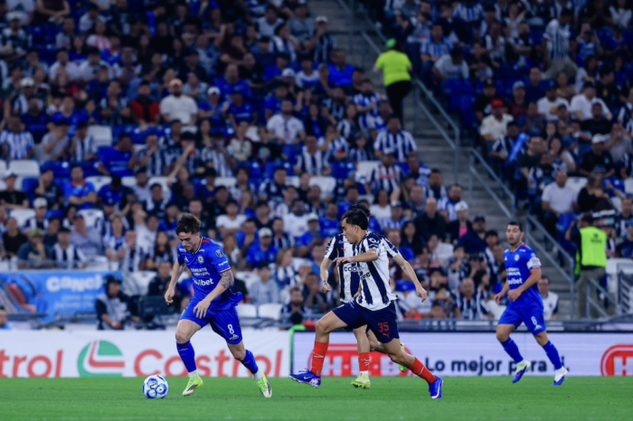 Cruz Azul derrota 2-0 a Monterrey y asume el liderato del Clausura 2026