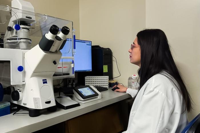 Destaca Elda Flores entre las científicas más influyentes de LATAM