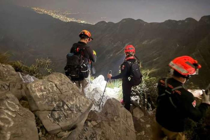  Rescatan a dos senderistas atrapados en el C