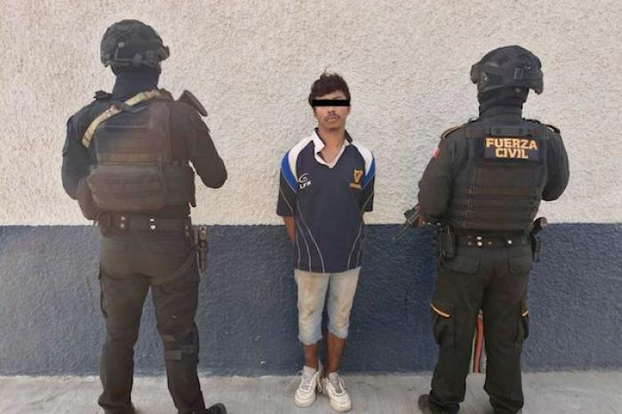 Capturan a hombre con arma de fuego en Monterrey