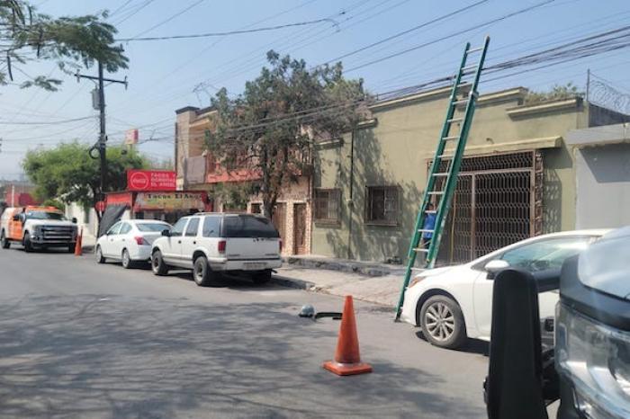 Hombre resulta lesionado tras caer de una altura de 4 metros