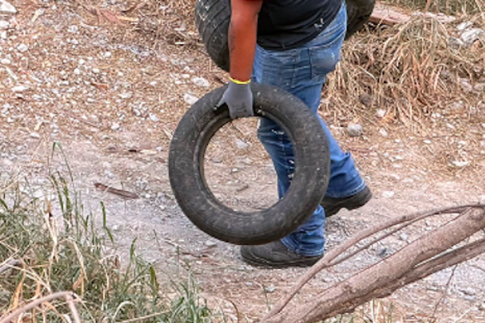 Retiran más de 200 llantas del Río Santa Ca